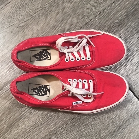 Vans Red Canvas Classic Lace-Up Sneakers size 8 - Picture 2 of 9